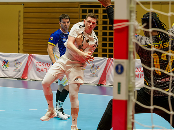 DOMINIK GÖTZ