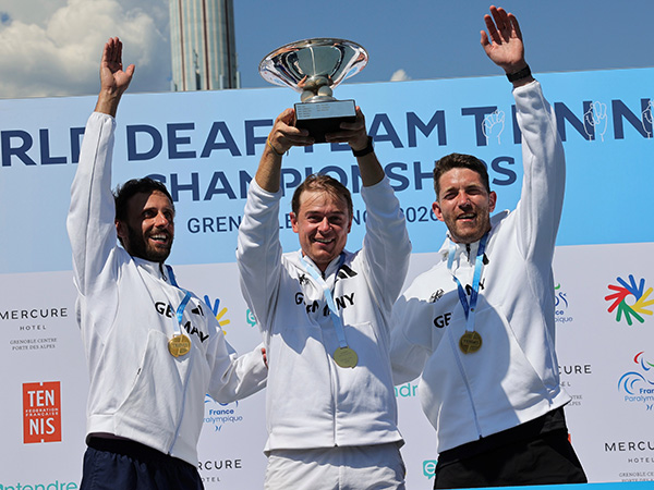URS BREITENBERGER, LUCA STEEN und CEDRIC KAUFMANN